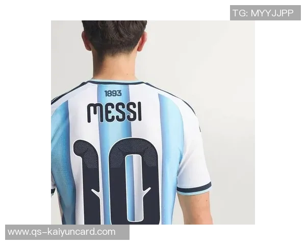 梅西分享佩戴阿根廷队长袖标的照片表达对国家和蓝白色的自豪感