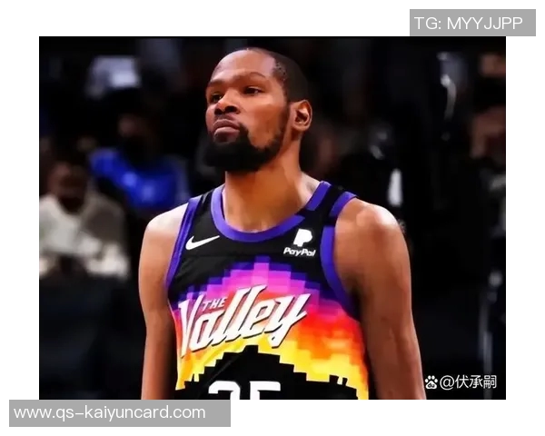 杜兰特透露侄子崇拜布克或因曾与他并肩作战